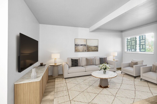 Interior Photo - Hall Street Court