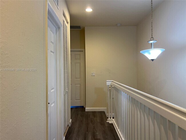 Building Photo - 8913 W 35th Way