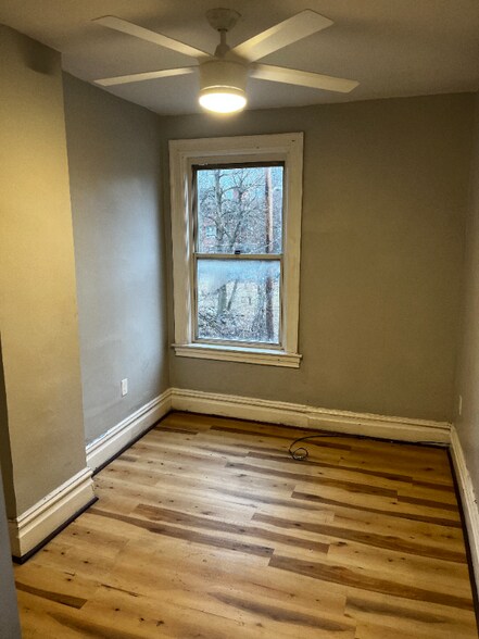 Building Photo - 7138 Race St