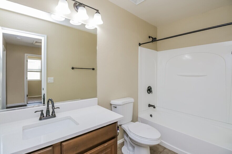 Building Photo - 1635 S Wildrose