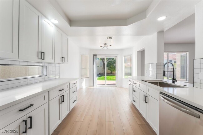 Building Photo - 8300 Bermuda Beach Dr