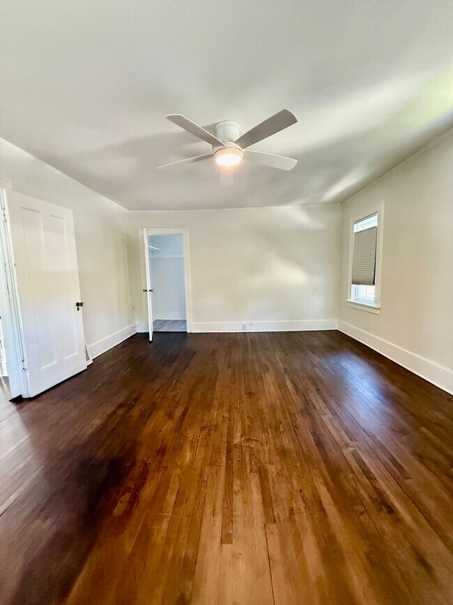 Building Photo - Three Bedroom Home in Kalamazoo