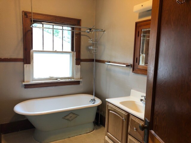 Building Photo - 302 Melrose Ct