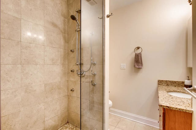 Master bath - 1816 W Newport Ave