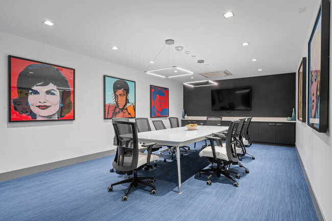 Building Photo - Opulent, Fully Furnished Private Room in S...