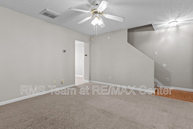 Building Photo - 2284 Oakland Spring Dr