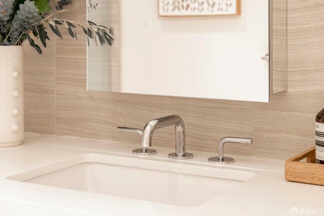 Building Photo - 1450 Franklin St