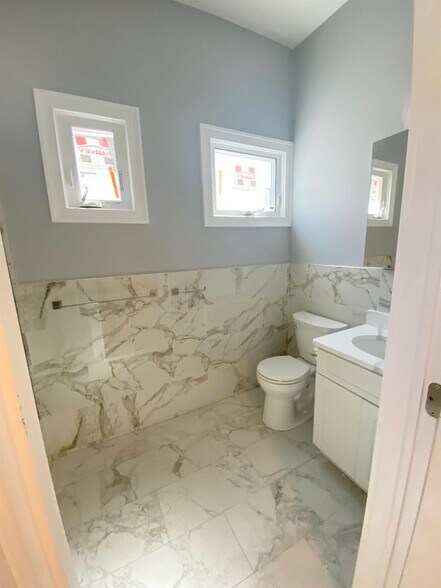 Building Photo - 32 Putnam Ave