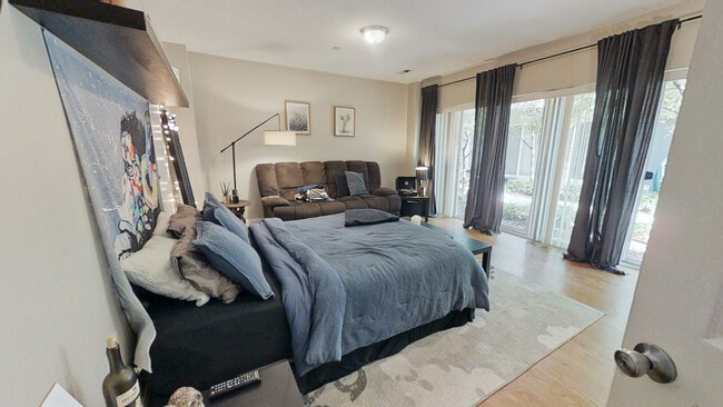 Building Photo - 3884 Wehrman Ave