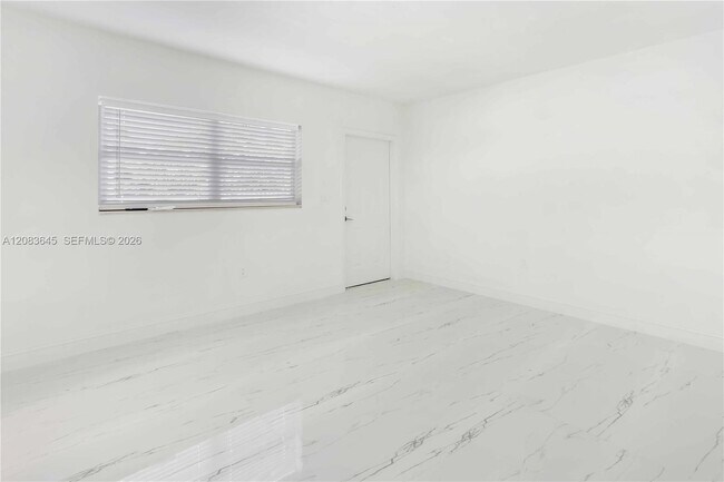 Building Photo - 1236 NE 109th St