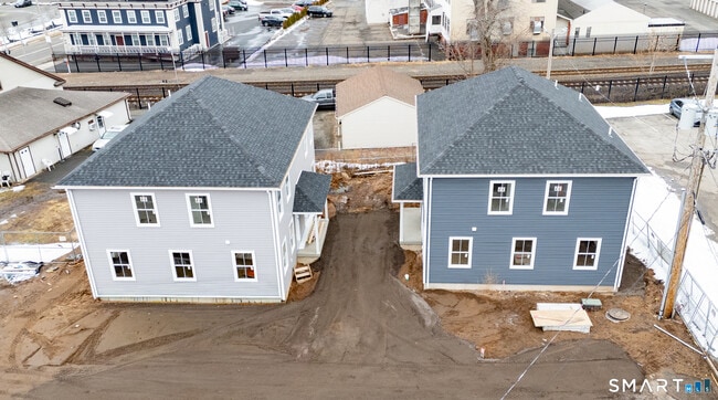 Building Photo - 25 Hall Ave