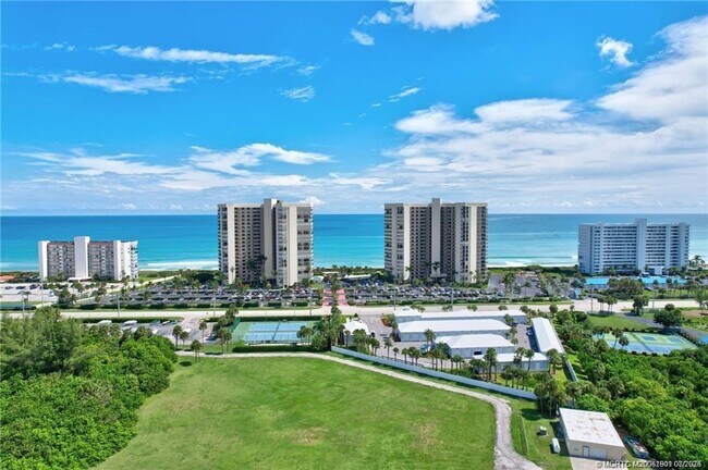 Primary Photo - 9500 S Ocean Dr