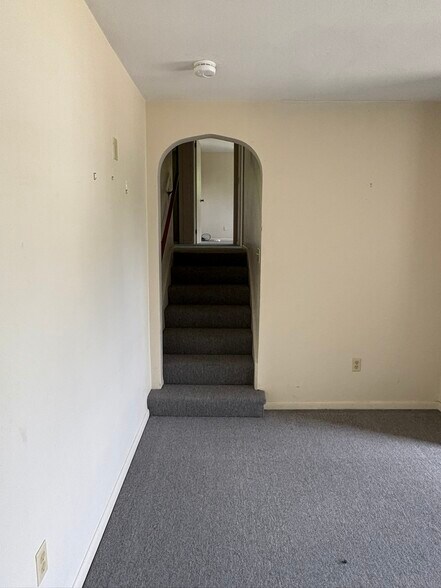 Building Photo - 145 East Ave