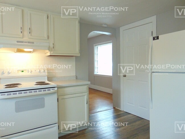 Building Photo - 993 Velp Ave