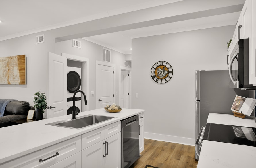 Pointe Grand Kitchen - Pointe Grand Covington