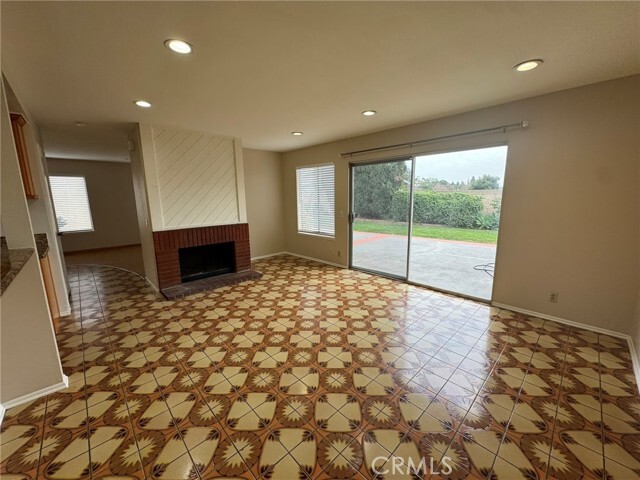 Building Photo - 2448 Flora St