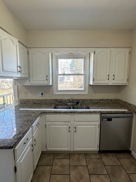 Building Photo - 6902 Ardelle Dr