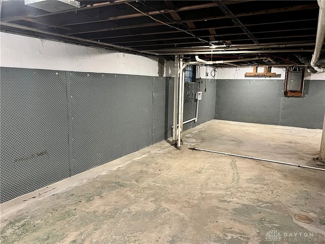 Building Photo - 3234 Oakridge Dr