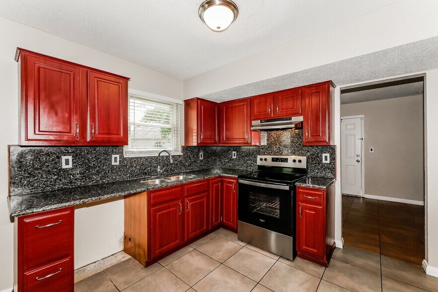 Building Photo - 4008 Crabtree Ct