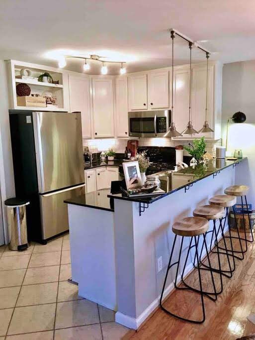 Building Photo - 1445 Monroe Dr NE