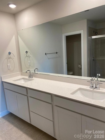 Building Photo - 11819 Midnight Wy