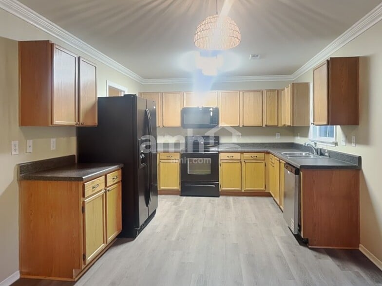 Building Photo - 1717 Cabarrus Crossing Dr