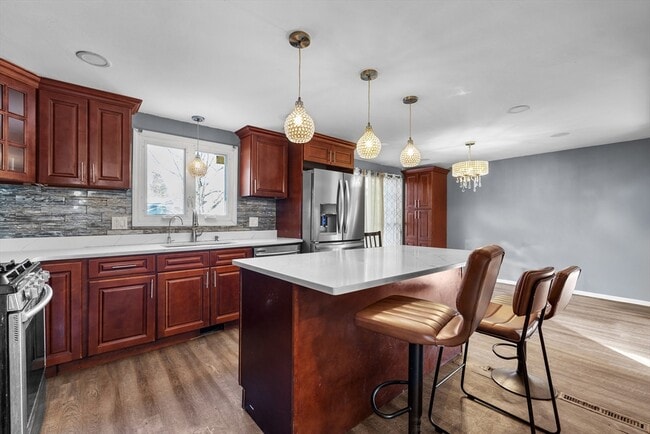 Building Photo - 223 Warren St