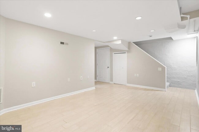 Building Photo - 414 Jefferson St