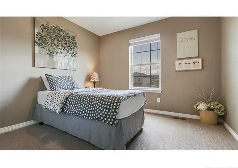 Building Photo - 15437 Coopers Hawk Ct