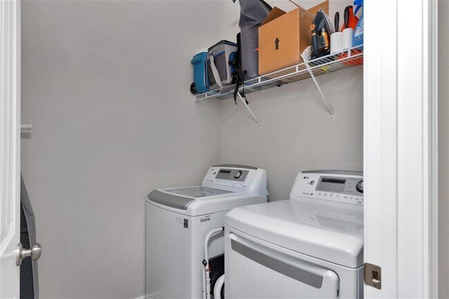 Building Photo - 8605 Bucklebury Dr