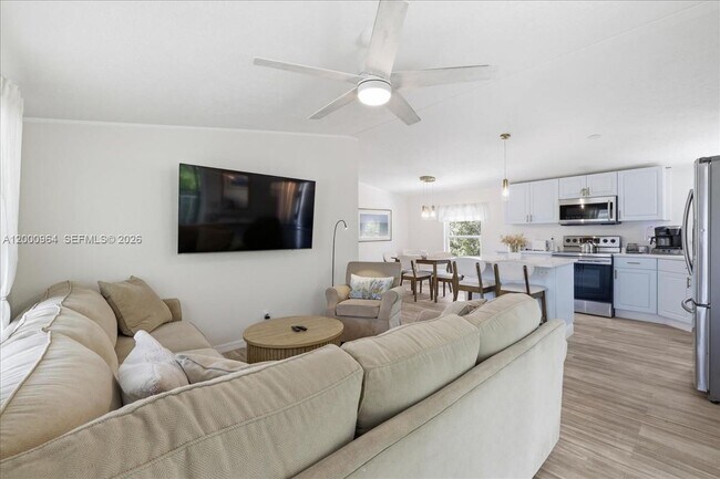 Building Photo - 851 Arapaho