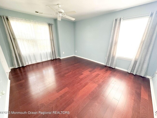 Building Photo - 2 Basset Ct