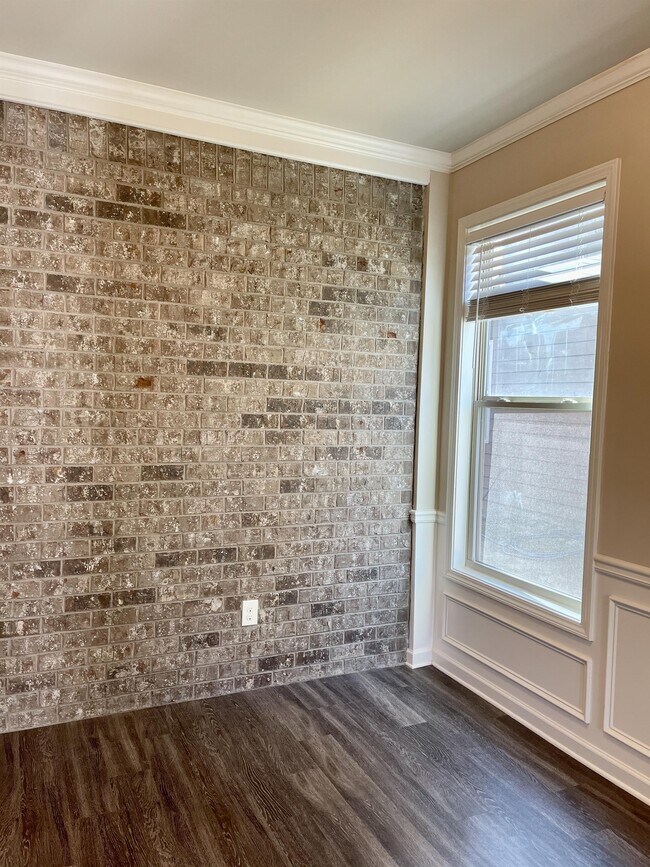 Building Photo - 7260 Silk Tree Pointe