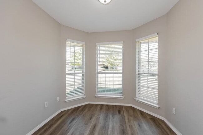 Building Photo - 2612 Pearl