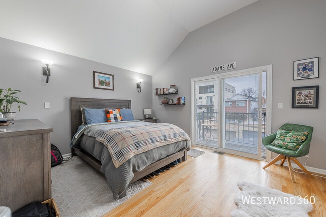 Building Photo - 1438 W Cortez St