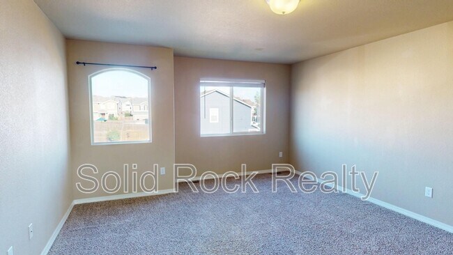 Building Photo - 3821 Reindeer Cir