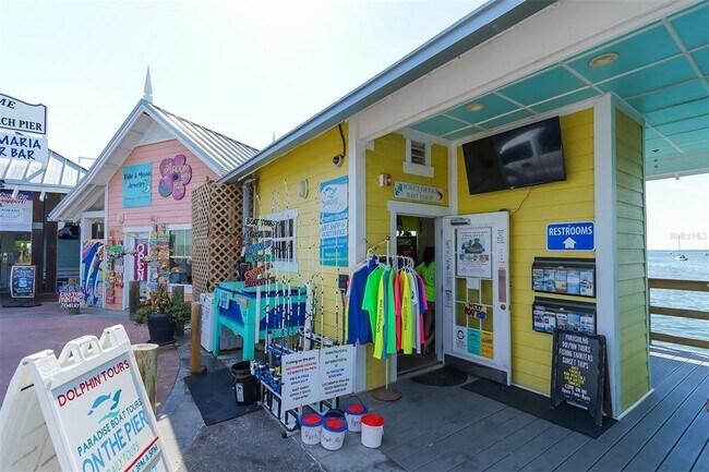 Building Photo - 4216 Plumosa Terrace