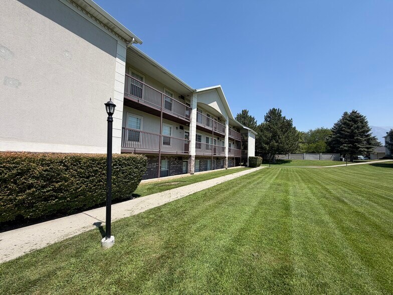 Building Photo - 150 E 1460 S