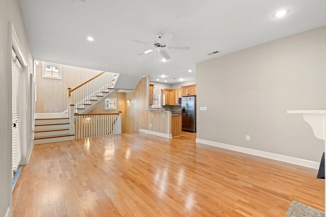 Building Photo - Mingo