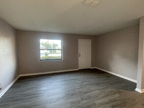 Building Photo - 2-Bedroom and 1-Bathroom Condo
