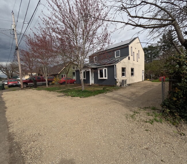 Building Photo - 9516 SE 74th Ave