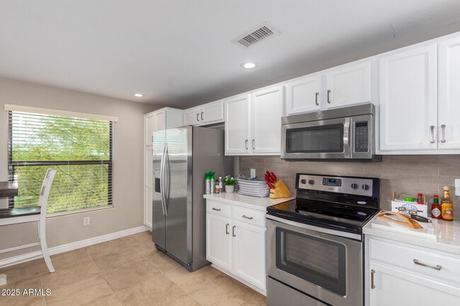 Building Photo - 21320 N 56th St