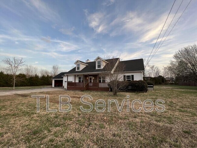 Building Photo - 211 Fall Creek Dr