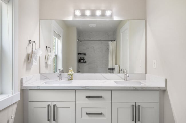 Building Photo - 10404 2nd Pl SW