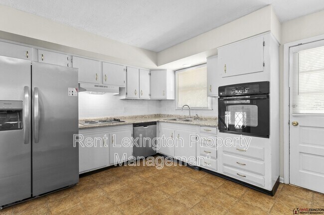 Building Photo - 3330 Tisdale Dr