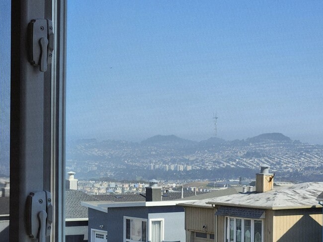 Building Photo - 3 bedroom Daly city home