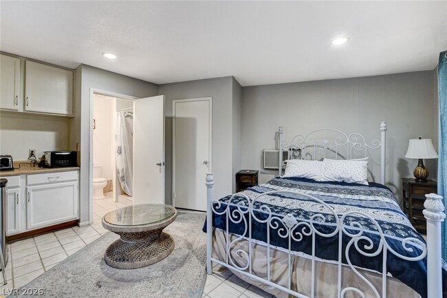 Building Photo - 7001 Alamitos Cir