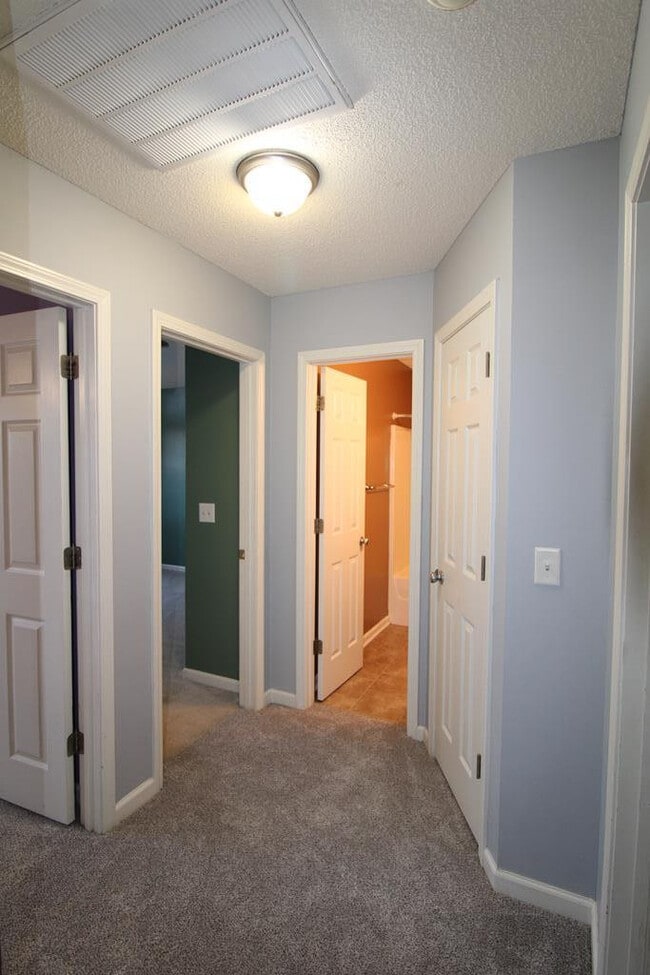 Building Photo - 280 Trillium Ln