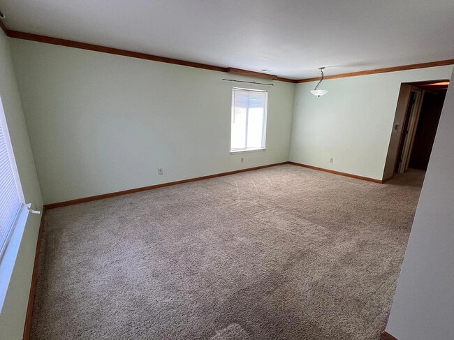 Building Photo - 4652 E 10 Mile Rd