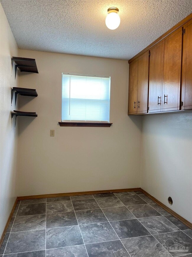 Building Photo - 7812 Deborah Dr